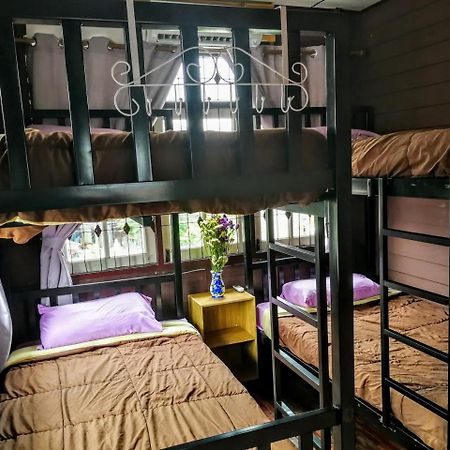 Champion Hostel 2 (Adults Only) Chiang Mai Luaran gambar