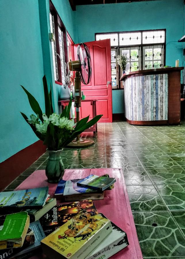Champion Hostel 2 (Adults Only) Chiang Mai Luaran gambar