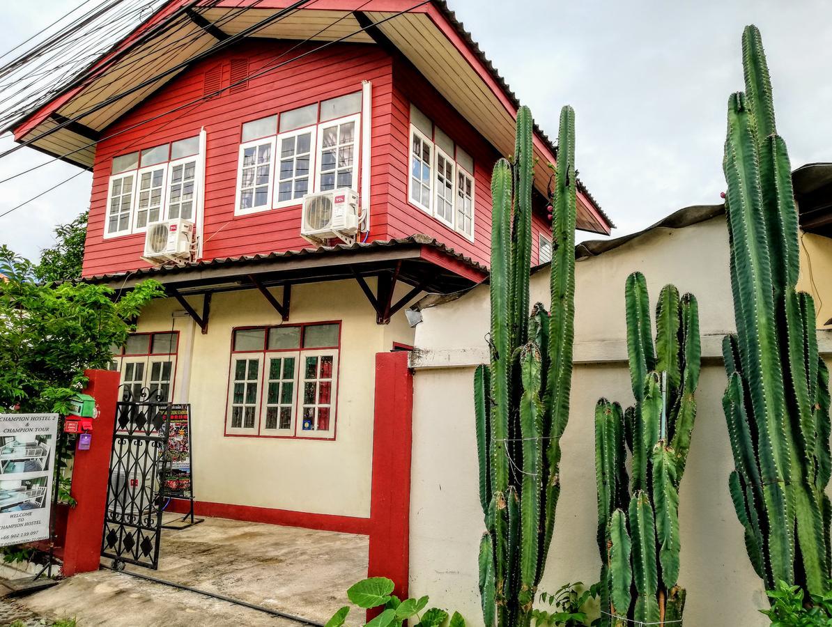 Champion Hostel 2 (Adults Only) Chiang Mai Luaran gambar