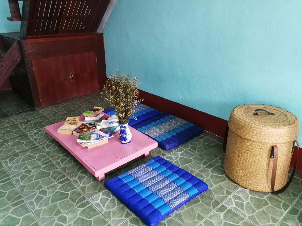 Champion Hostel 2 (Adults Only) Chiang Mai Luaran gambar