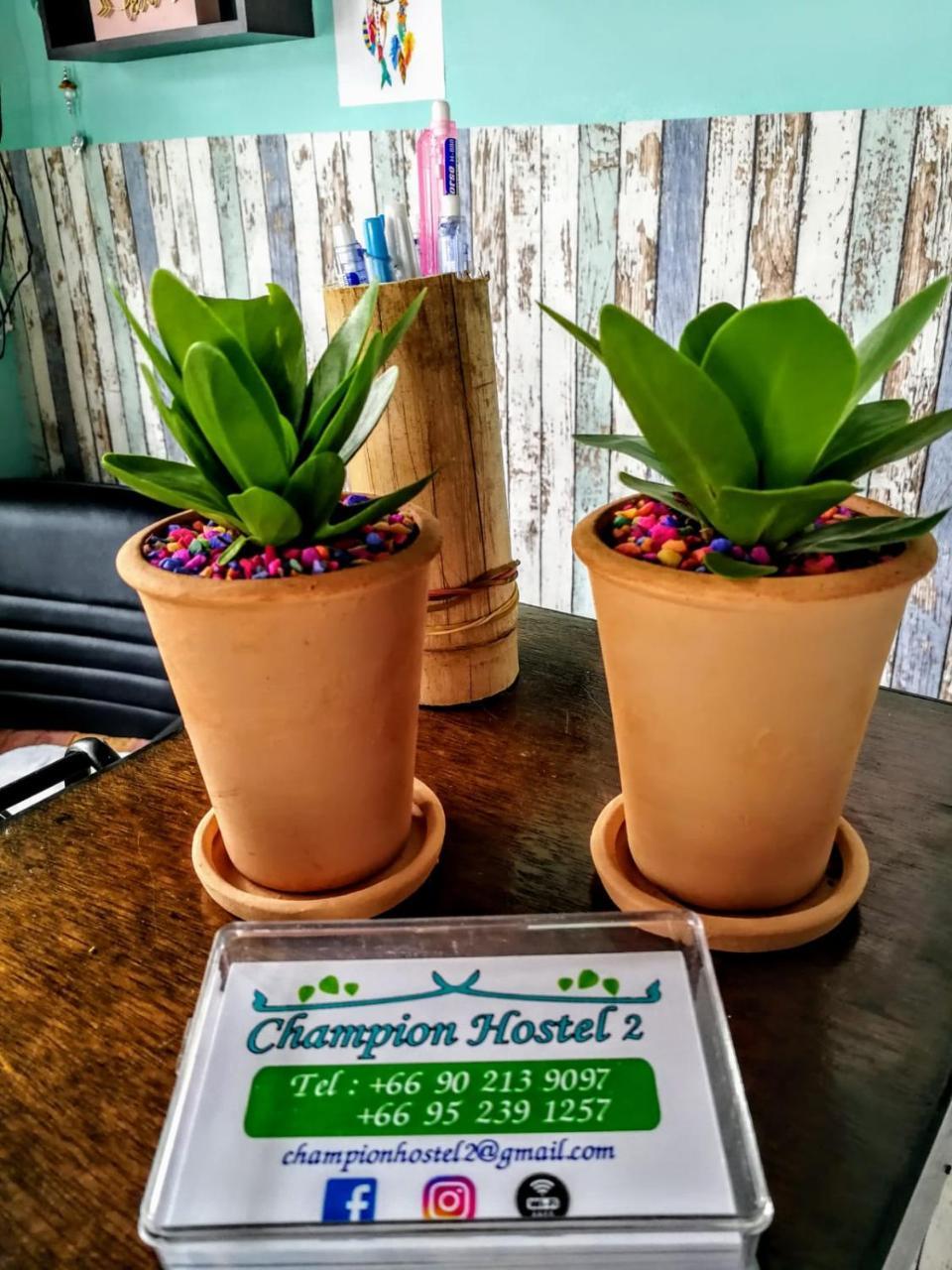 Champion Hostel 2 (Adults Only) Chiang Mai Luaran gambar
