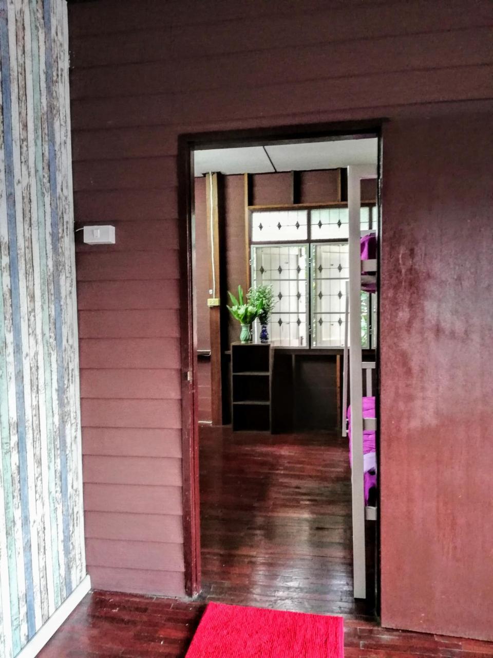Champion Hostel 2 (Adults Only) Chiang Mai Luaran gambar