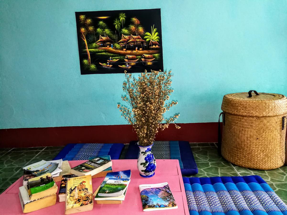 Champion Hostel 2 (Adults Only) Chiang Mai Luaran gambar